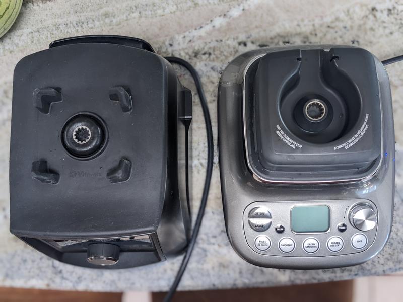 A3500 vs Super Q blender base landing pads