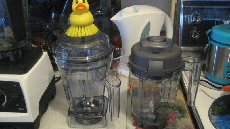 Vitamix dry container outlet uses