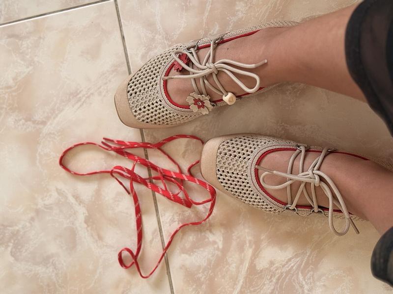 Customer photo for "Comfortable for Four Hours of Walking—Glad I Sized Up!"