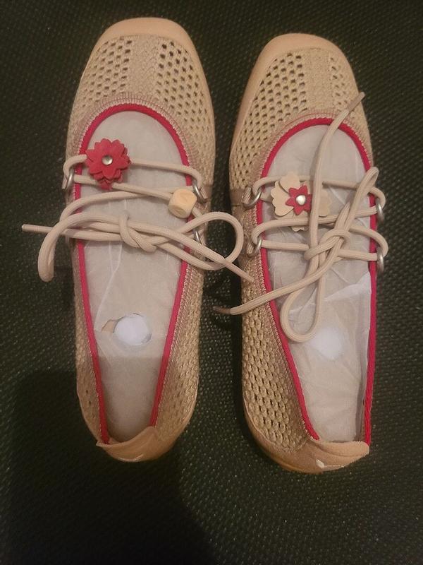 Customer photo for "Comfortable shoes"