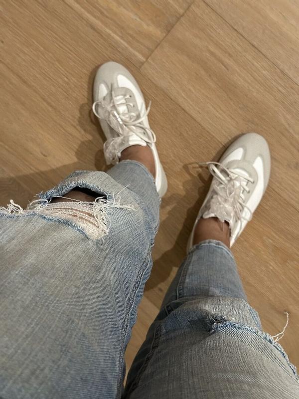 Customer photo for "Nice sneakers"