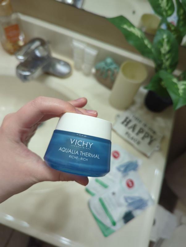 Aqualia Thermal Moisturizing Light Cream | Vichy Canada