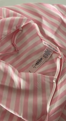 Valerii's photo of the Heritage Stripe Satin Mini Slip. Photo 2 of 3. Bild-Bewertung geteilt von Valerii