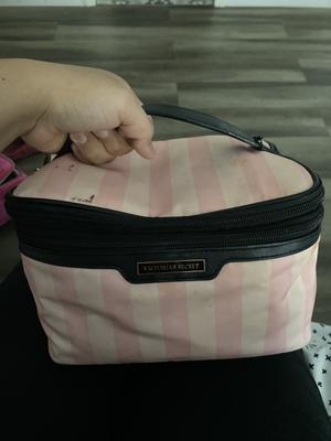 Beverly 's photo of the Makeup Train Case. Photo 1 of 3. Review Image shared by Beverly