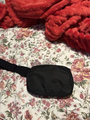 Rozadel's photo of the Belt Bag. Photo 1 of 1. Review Image shared by Monica
