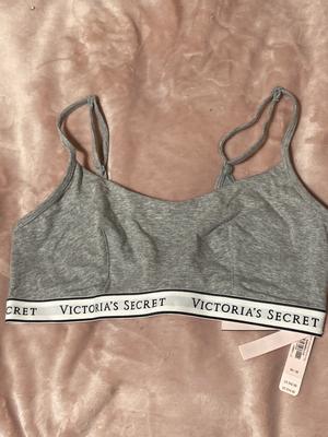 🐆Victoria secret logo scoop bralette🐆 Victoria's - Depop