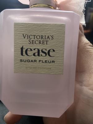 miranda's photo of the Tease Sugar Fleur Eau de Parfum - 3,40 oz. Photo 1 of 1. Bild-Bewertung geteilt von miranda