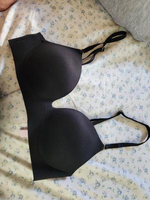 Betsaba's photo of the Smooth Wireless Push-Up Plunge Bra. Photo 1 of 1. Bild-Bewertung geteilt von Betsaba