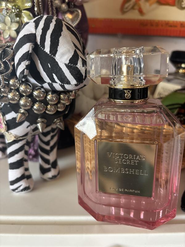 Buy Bombshell Eau de Parfum 3.4 oz, 3.4 Oz - Order Fragrances