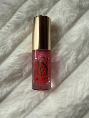 Gisele's photo of the New Look, Same Formula! Lip Glow Sheer Lip Oil. Photo 1 of 1. Bild-Bewertung geteilt von Gisele