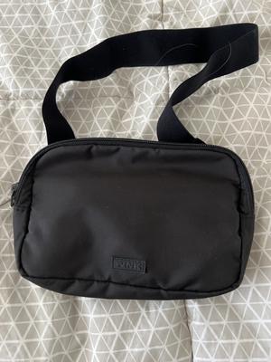 Gloria's photo of the Belt Bag. Photo 1 of 1. Review Image shared by Gloria
