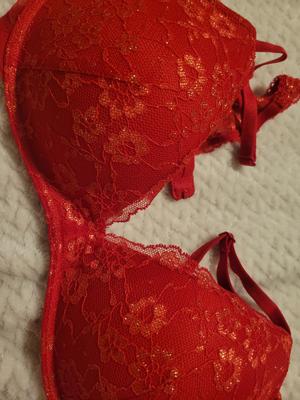 Victoria's Secret Sexy Tee Posey Lace Wireless Push-Up Bra Size undefined -  $30 New With Tags - From Yulianasuleidy