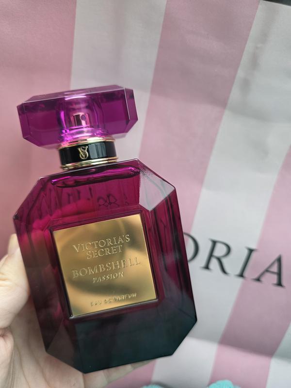 Buy Bombshell Passion Eau de Parfum 1.7 oz, 1.7 Oz - Order