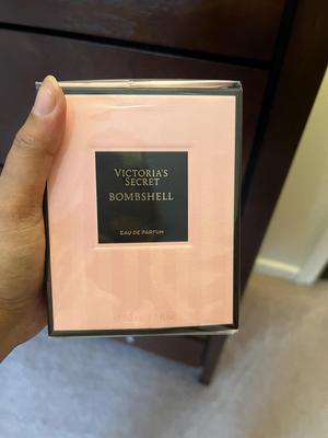 Buy Bombshellオードパルファム, 1.7oz - Order Fragrances