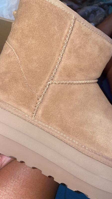 KIARA's photo of the Classic Mini Platform Boots. Photo 1 of 1