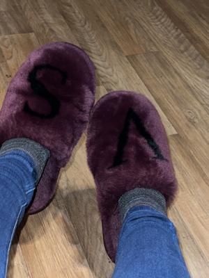 VICTORIA'S SECRET SOFT PLUSH CLOSED TOE FAUX FUR PINK VS LOGO