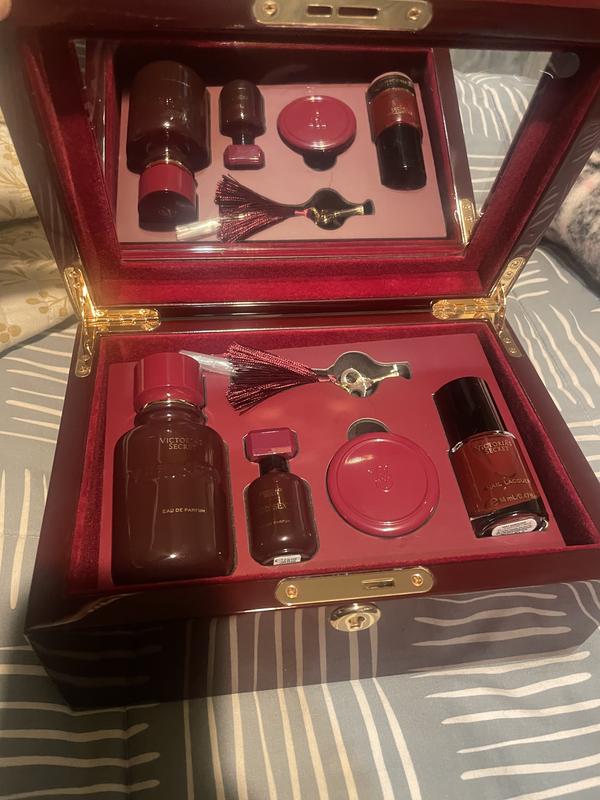 Buy 4-Piece Very Sexy Gift Set ft. Full-Sized Eau de Parfum with