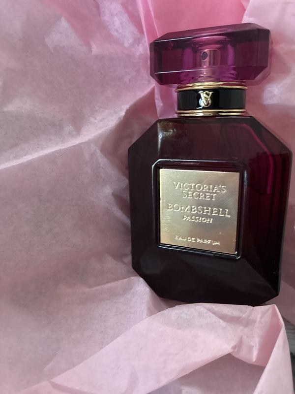 Bombshell Passion オードパルファム 1.7 oz, 1.7ozを購入