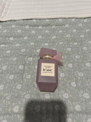 Amanda's photo of the Tease Sugar Fleur Eau de Parfum - 1,70 oz. Photo 1 of 1. Bild-Bewertung geteilt von Amanda