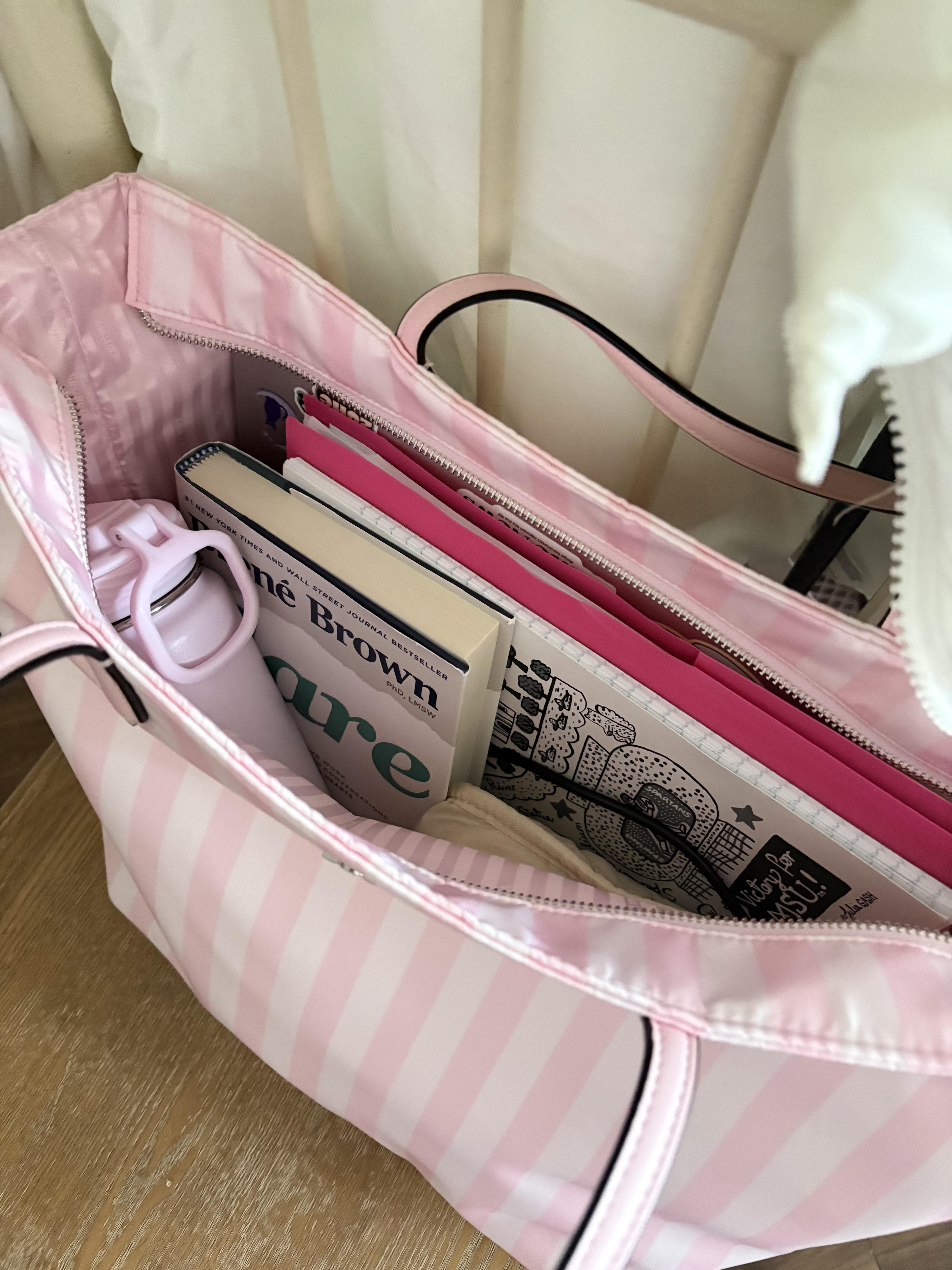 Sac cabas rose porté