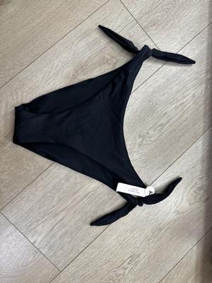 Maryna's photo of the Knotted Side-Tie Brazilian Bikini Bottom. Photo 2 of 3. Review Image shared by Maryna