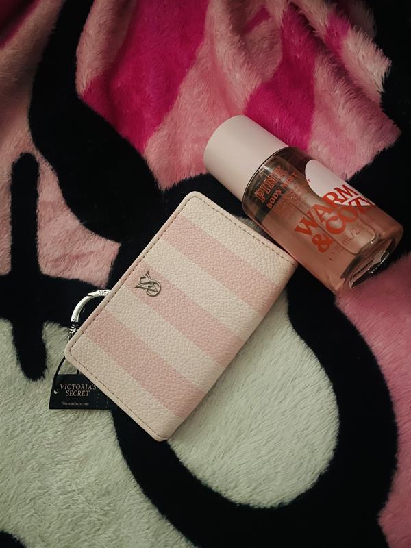 ☆Victoria's Secret☆ 折り畳み カードケース - Brown Buy Foldover Card Case, Brown - Order Small Accessories