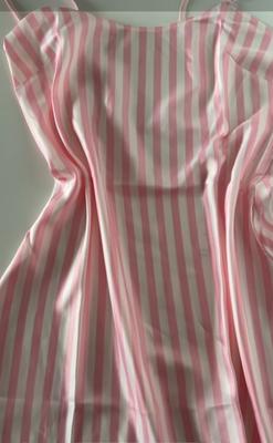 Valerii's photo of the Heritage Stripe Satin Mini Slip. Photo 1 of 3. Bild-Bewertung geteilt von Valerii