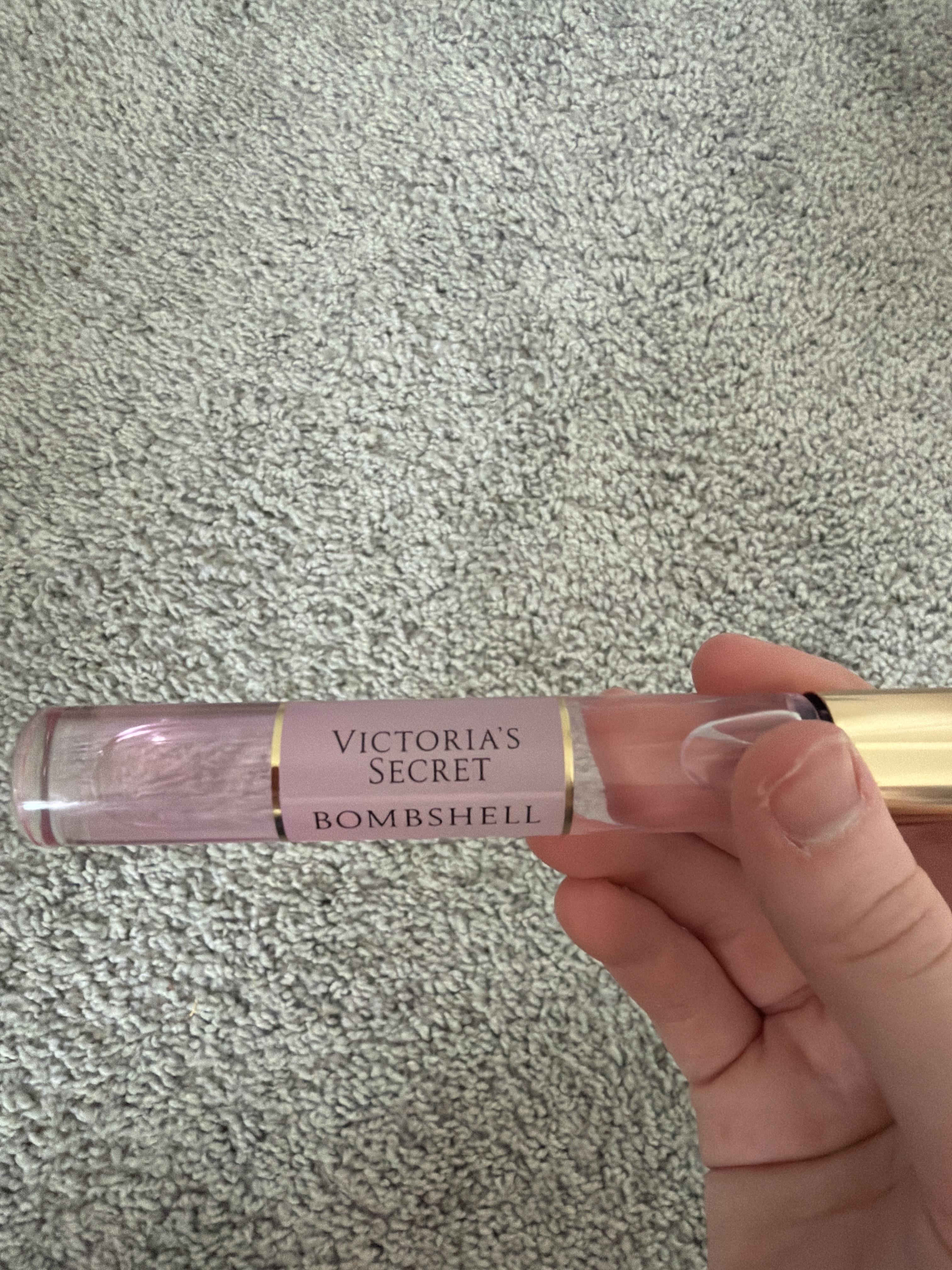 Buy Bombshell Eau de Parfum Rollerball Online - Style ID