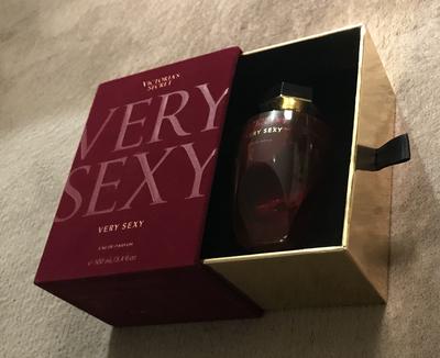 Victoria's Secret VERY SEXY 香水 新品未使用 Very Sexy オードパルファム、1.7ozを購入する - Fragrancesを