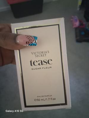 Tamika's photo of the Tease Sugar Fleur Eau de Parfum - 1,70 oz. Photo 3 of 3. Bild-Bewertung geteilt von Tamika