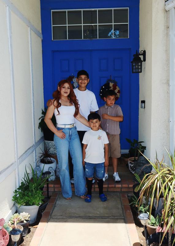 Customer photo for "5'4 150"