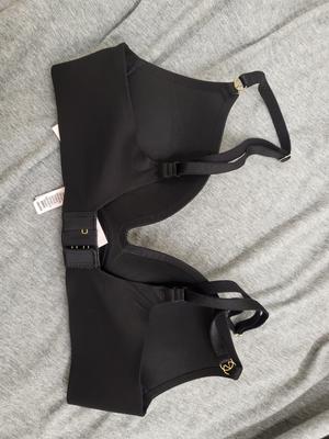 Aysha's photo of the Smooth Wireless Push-Up Plunge Bra. Photo 2 of 2. Bild-Bewertung geteilt von Aysha