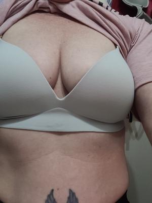 Brandi's photo of the Smooth Wireless Push-Up Plunge Bra. Photo 3 of 3. Bild-Bewertung geteilt von Brandi