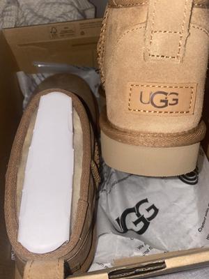 Victoria hot sale secret uggs