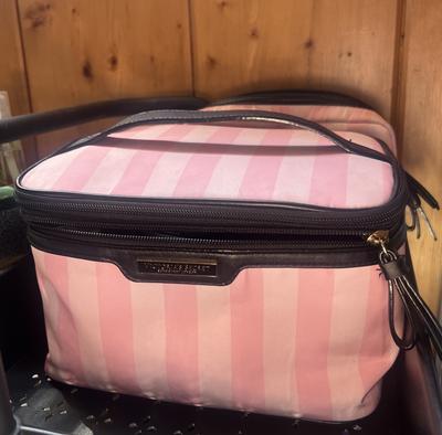 celesteee7's photo of the Express Train Case. Photo 1 of 1. Review Image shared by Celeste