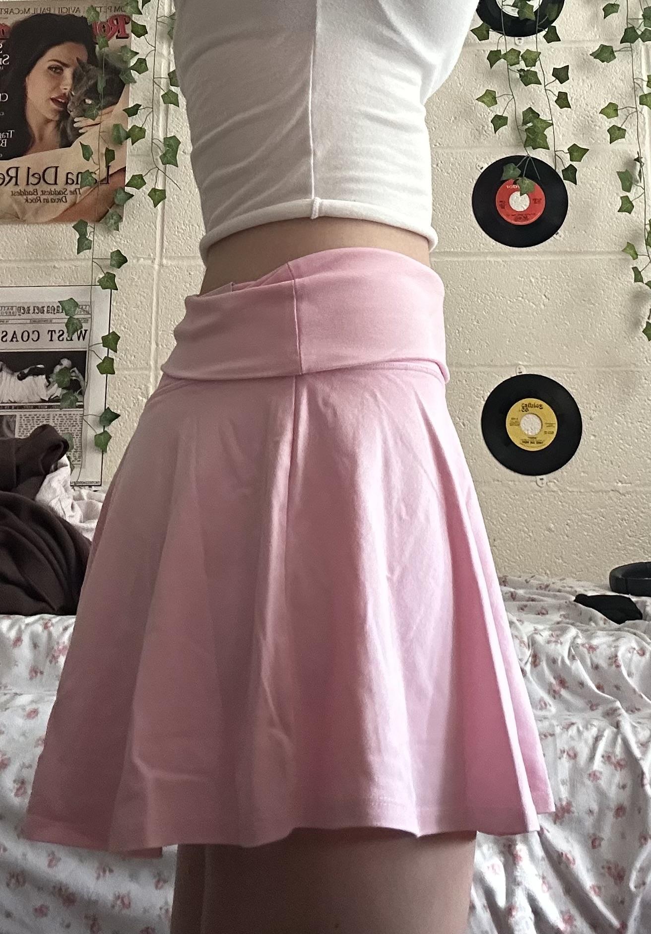 275597120