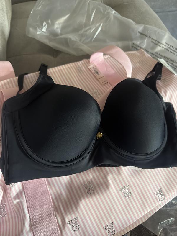 Huda's photo of the Back Smoothing Full Coverage Bra. Photo 1 of 3