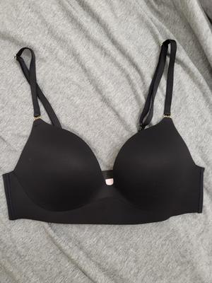 Aysha's photo of the Smooth Wireless Push-Up Plunge Bra. Photo 1 of 2. Bild-Bewertung geteilt von Aysha