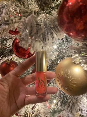 Jazmin's photo of the New Look, Same Formula! Lip Glow Sheer Lip Oil. Photo 1 of 1. Bild-Bewertung geteilt von Jazmin