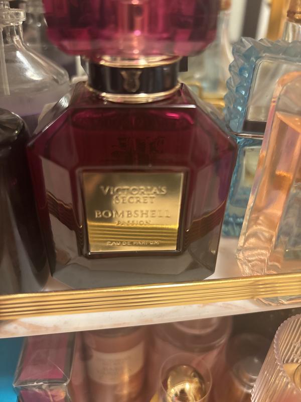 Bombshell オードパルファム 1.7 oz, 1.7ozを購入 - Fragrancesを
