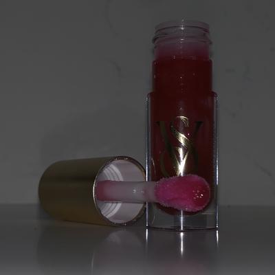 JFitzgerald 's photo of the New Look, Same Formula! Lip Glow Sheer Lip Oil. Photo 2 of 3. Bild-Bewertung geteilt von JFitzgerald