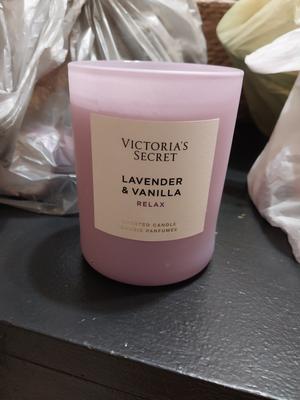 Victoria deals secret candle