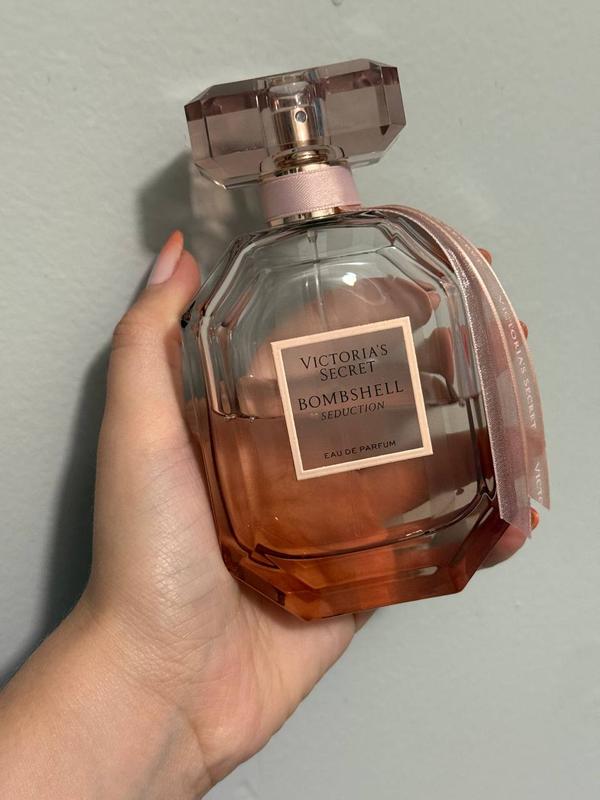 Bombshell Seduction オードパルファム、1.7ozを購入する