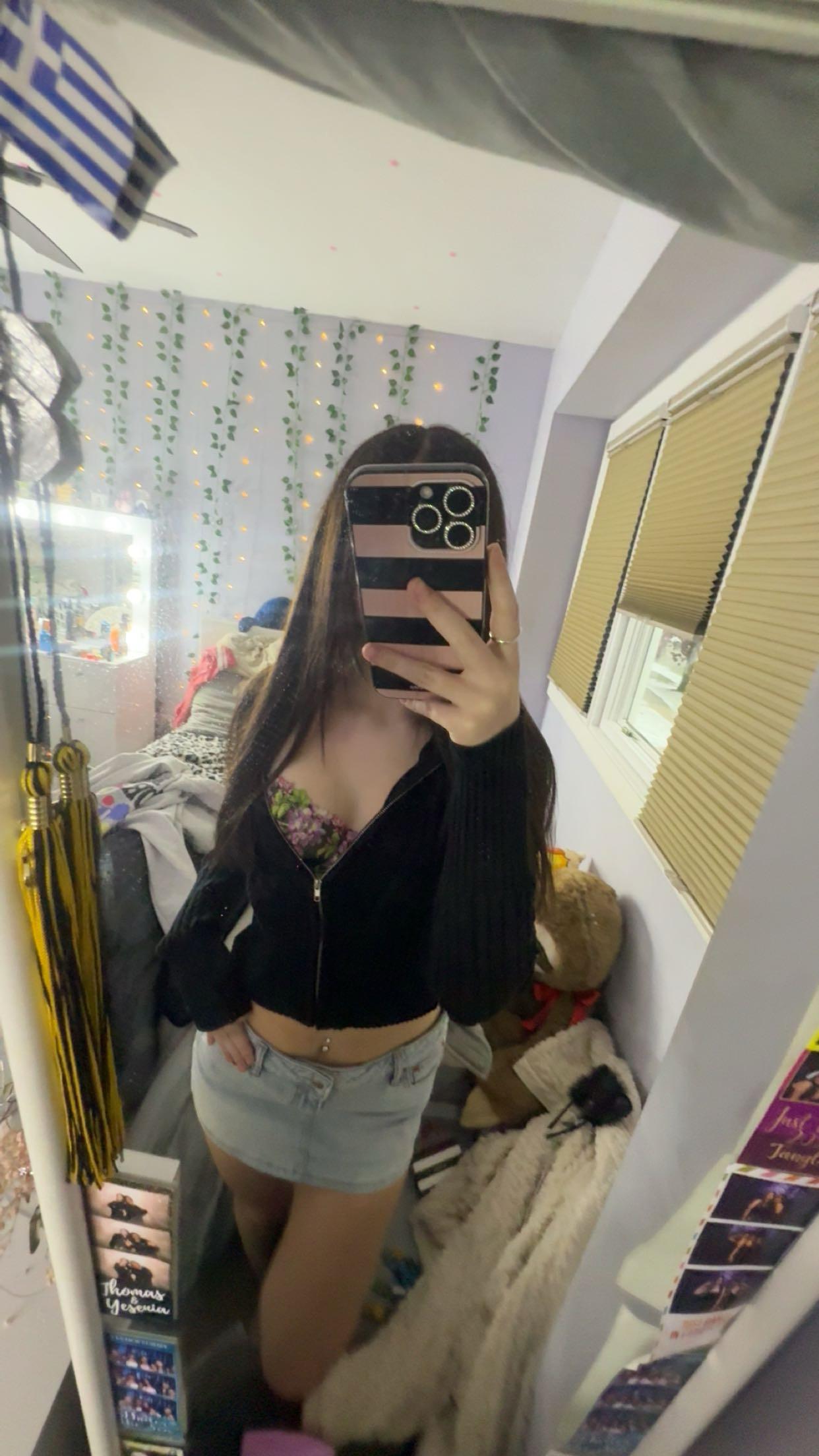 275884967