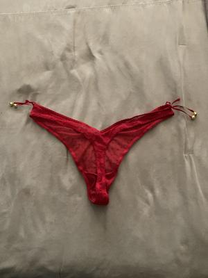 SexyGirl89's photo of the Jingle Bells Mesh Thong Panty. Photo 2 of 2. Bild-Bewertung geteilt von Sexygirl89