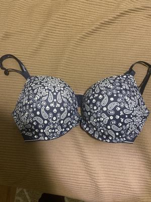 Victoria's Secret Pink Wear Everywhere Super Push-Up Bra, Black Solid, 34D  : : Clothing, Shoes & Accessories