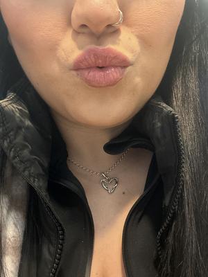 Sandy 's photo of the New Look, Same Formula! Lip Glow Sheer Lip Oil. Photo 1 of 1. Bild-Bewertung geteilt von Sandy