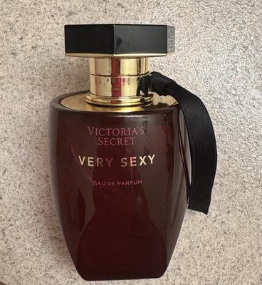 Very Sexy オードパルファム、1.7ozを購入する - Fragrancesを