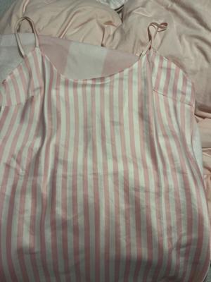 Jamilah's photo of the Heritage Stripe Satin Mini Slip. Photo 1 of 1. Bild-Bewertung geteilt von Jamilah