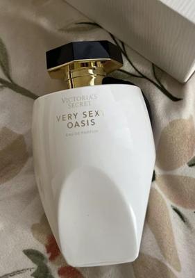 Very Sexy Oasis オードパルファム100ml Amazon.com : Victoria's Secret VERY SEXY OASIS Eau de Parfum